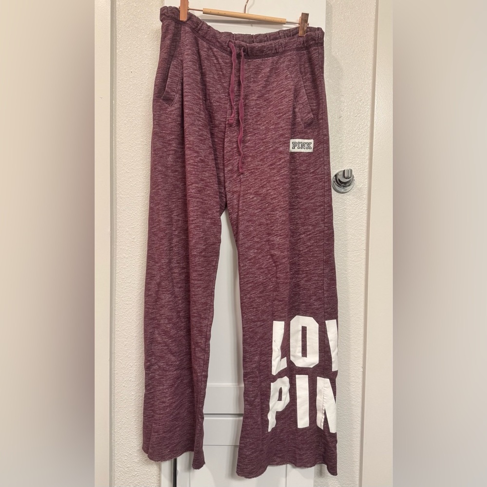 ✨ PINK Victoria’s Secret Sweatpants 💕 LOVE PINK Graphic 🌿 Maroon Heathered M